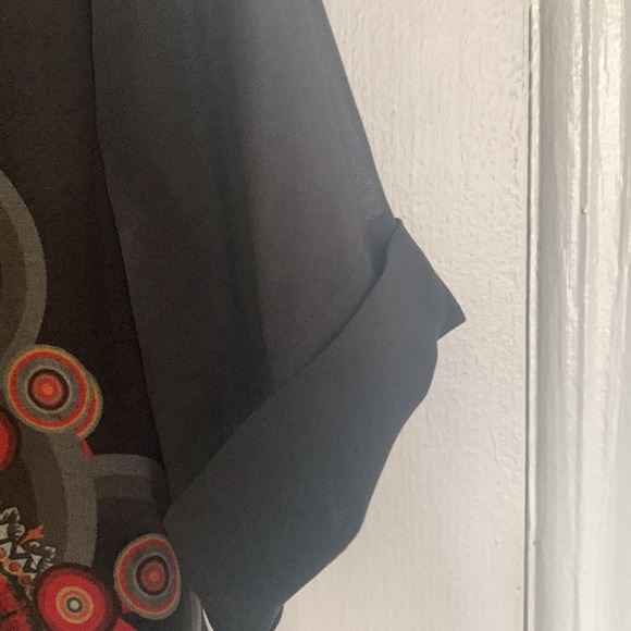 Sheer blouse with cuffed sleeves - Picture 5 of 5